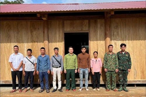 Bàn giao nhà cho hộ nghèo, đặc biệt khó khăn ở vùng cao Nậm Kè