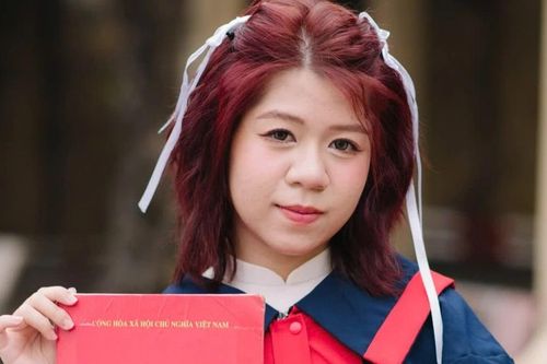 Nữ sinh Thủ khoa và hành trình 'liều lĩnh' theo đuổi đam mê nghệ thuật