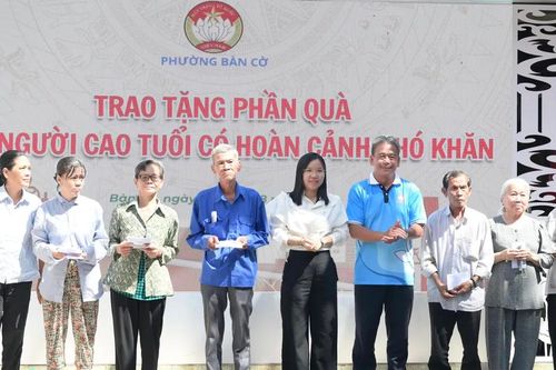 Nhiều chương trình chăm lo cho người dân chào mừng đại hội