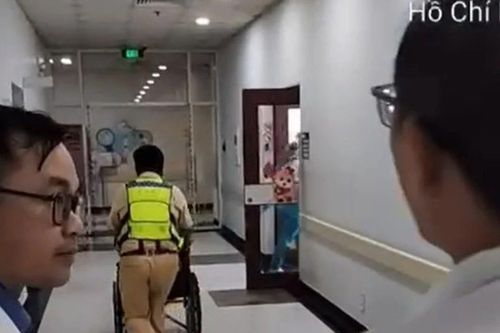 CSGT mở đường trên cao tốc TPHCM - Trung Lương, đưa thai phụ đi sinh