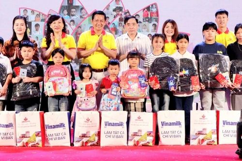'Trái tim yêu thương' dành cho 405 trẻ mồ côi tại Thanh Hóa
