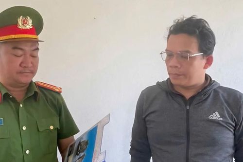 Mất gần 1 tỷ đồng vì nhờ làm hộ sổ đỏ