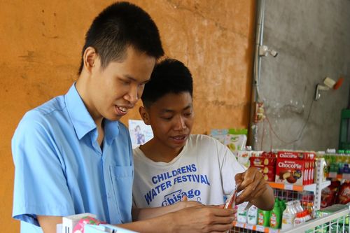 Chuỗi cửa hàng đặc biệt tiếp thêm nghị lực cho những phận đời sau chiến tranh