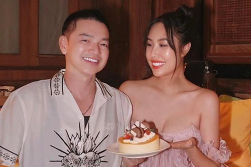Nghệ sĩ Quang Minh U70 'trẻ như thanh niên' hạnh phúc bên bạn gái kém 37 tuổi