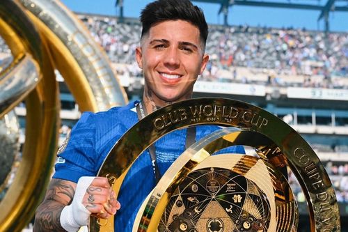 PSG vung tiền kéo Enzo Fernandez khỏi Chelsea