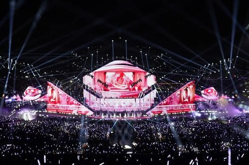 Có gì hấp dẫn tại đại nhạc hội 'V Fest-Thanh xuân rực rỡ'?