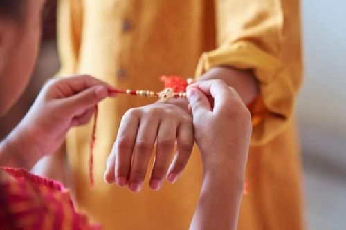 Lễ hội Rakhi - Sợi dây thắt chặt tình thân và gắn kết mọi người