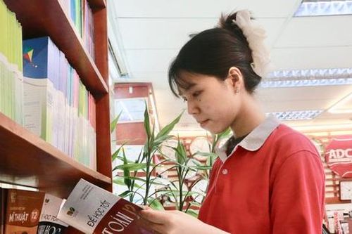 Mua sách giáo khoa: Phụ huynh lựa chọn nơi uy tín tránh hàng giả