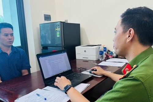 Con điều khiển xe máy gây tai nạn chết người, bố bị khởi tố