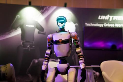Tin nóng công nghệ 10/8: Robot hình người vẫn thiếu công nghệ AI, GPT-5 nhận phản hồi trái chiều