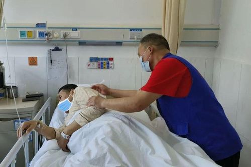 Ăn cơm bằng loại đũa này, cả nhà 3 người lần lượt mắc ung thư