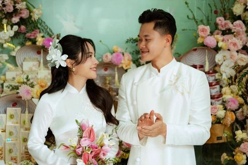 Nữ ca sĩ Việt tiết lộ có thai, chồng tuyên bố một câu thu hút gần 1 triệu lượt xem