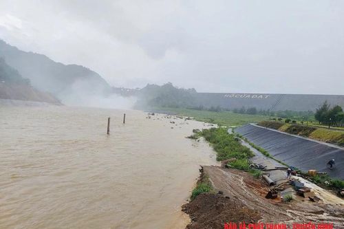 Vận hành an toàn công trình thủy lợi Cửa Đạt phục vụ sản xuất và dân sinh mùa mưa, bão