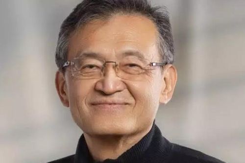CEO Intel phản hồi sau khi ông Trump kêu gọi từ chức