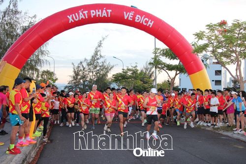 Hơn 160 vận động viên tham gia giải chạy tiếp sức gắn kết gieo mầm tri thức