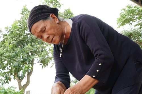 Bà Ma Ly giữ lửa nghề gốm truyền thống trên cao nguyên