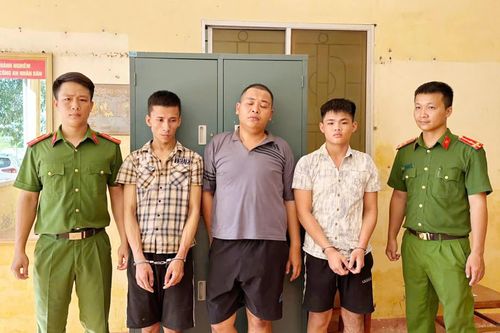 Công an xã Trường Ninh: Bắt giữ một nhóm đối tượng sử dụng, tàng trữ ma túy