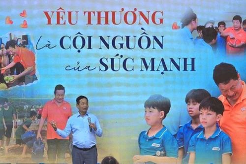Ươm mầm ước mơ cho hơn 300 em nhỏ mồ côi