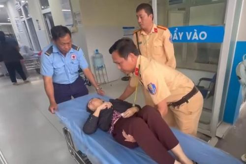 Trên đường tuần tra, CSGT Công an tỉnh Đồng Nai cứu nhiều người dân gặp nạn