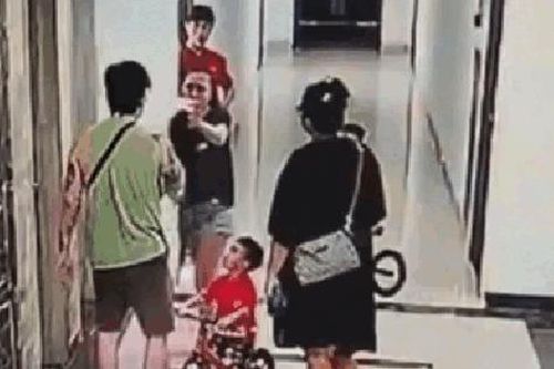 Danh tính gã đàn ông hành hung dã man người phụ nữ trong sảnh chung cư ở Hà Nội