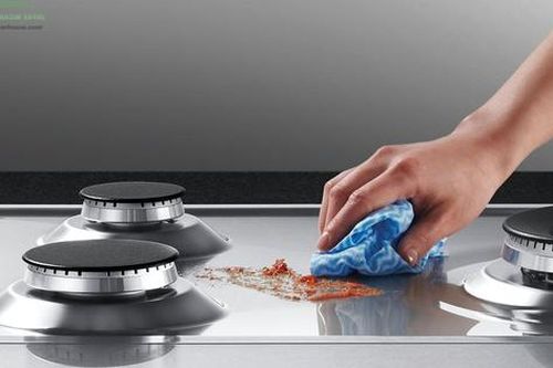 7 cách làm sạch dầu mỡ bám trên bếp chỉ trong 5 phút