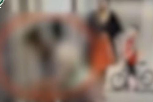 Cô gái trẻ bị đánh dã man ngay sảnh chung cư, camera ghi lại chi tiết phẫn nộ