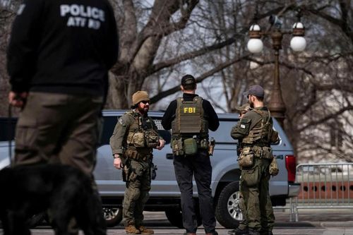 Vì sao chính quyền liên bang Mỹ điều đặc vụ FBI tuần tra trên đường phố Washington?