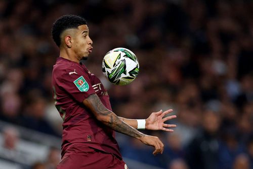 Tottenham đàm phán đưa Savinho rời Man City