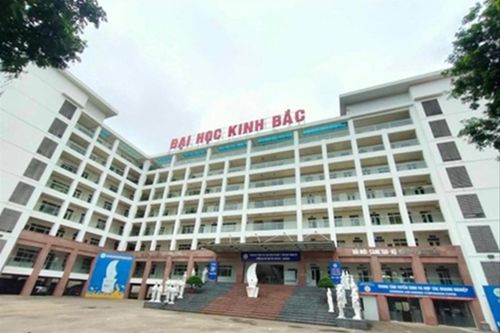 Bê bối ở Đại học Kinh Bắc: Dừng đào tạo, thí sinh đi về đâu?