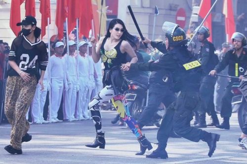 Nữ thiếu tá xinh đẹp gây sốt: 'Vai girl phố vừa lạ, vừa khó'