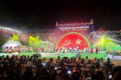 Đến Mộc Châu trải nghiệm Tết Độc lập cùng đồng bào các dân tộc