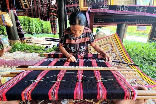 Hành trình từ bản làng đến bản sắc du lịch