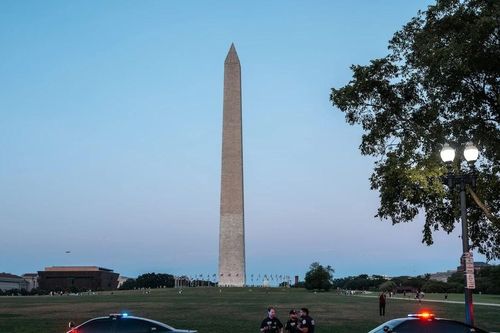 Mỹ tung đặc vụ liên bang FBI trấn áp tội phạm ở Washington D.C.