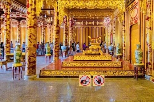 Phục chế nguyên trạng Ngai vua triều Nguyễn bằng kỹ thuật truyền thống