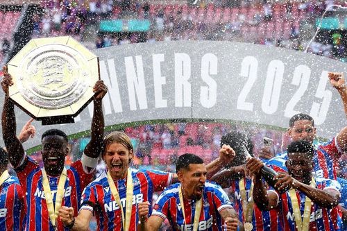 Henderson xuất thần trong khung gỗ, Crystal Palace giành Community Shield