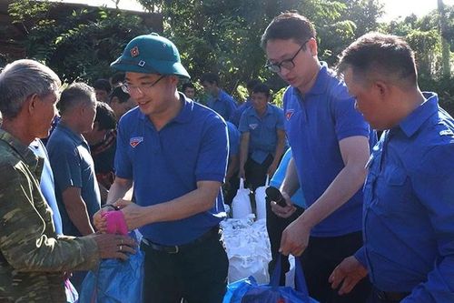 Nhiều hoạt động hỗ trợ giúp người dân vùng lũ Sơn La