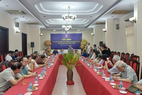 Vai trò của văn học trong quá trình bảo vệ giá trị văn hóa truyền thống