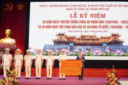 Thành phố Huế kỷ niệm 80 năm Ngày truyền thống Công an nhân dân