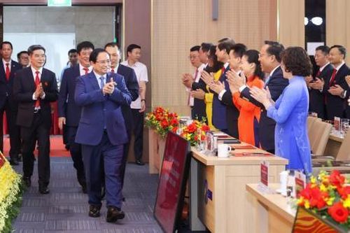 EVN phải đáp ứng yêu cầu điện cho phát triển đất nước, với mức tăng trưởng 2 con số