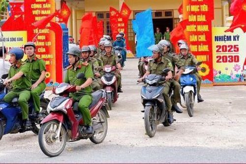 Bình yên đôi bờ Sông Vàng