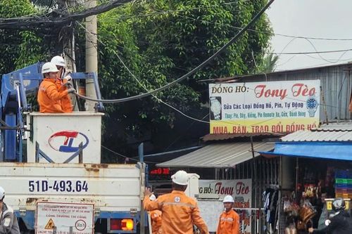 Áp lực cung ứng điện trong mùa nắng nóng