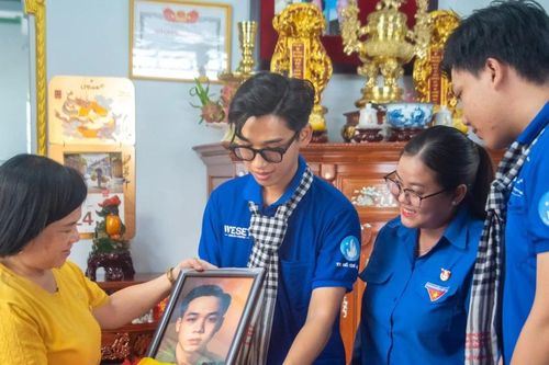 Sức trẻ tiếp nối hào khí mùa Thu cách mạng