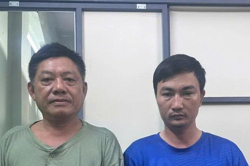 Bắt tạm giam 2 người đàn ông dùng hung khí đánh nhau trên đường ở TPHCM