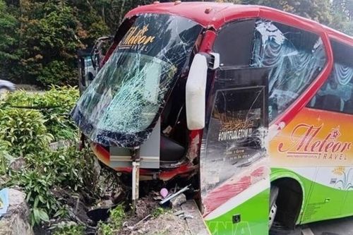 Thông tin về vụ xe buýt chở du khách Việt Nam gặp tai nạn tại Malaysia