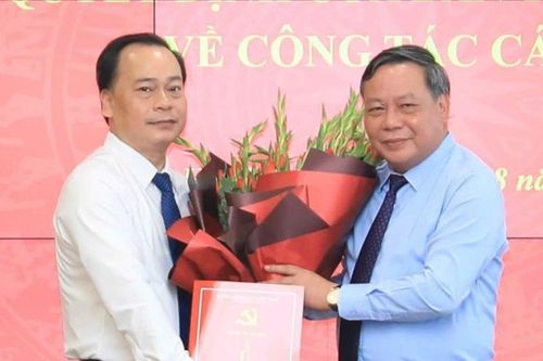 Thành ủy Hà Nội điều động, bổ nhiệm cán bộ