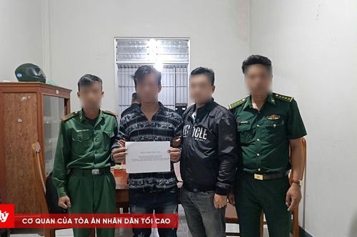 Bắt đối tượng truy nã đang lẩn trốn trên tàu cá