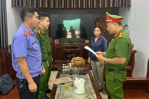 Đối tượng có 2 tiền án thuê 2 ô tô tự lái cầm cố đánh bạc