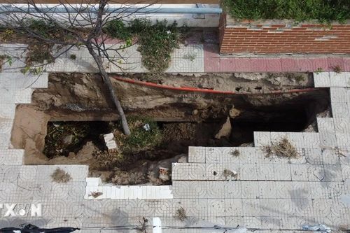 Đồng Tháp: Khắc phục tạm thời sự cố sụp lún, sạt lở kè Thường Thới Tiền