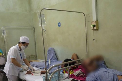 Hai ngư dân bị ngộ độc khí trong hầm tàu cá đã qua cơn nguy kịch