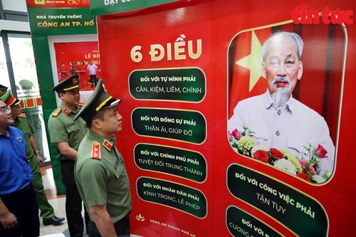 Khai mạc triển lãm và phát động phong trào tuổi trẻ Công an TP Hồ Chí Minh tiên phong chuyển đổi số